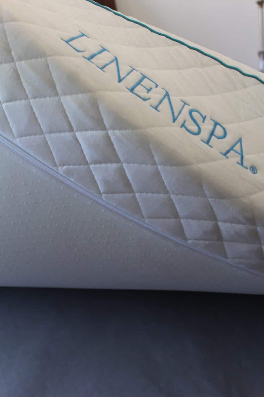 Have you tried the Linenspa foam mattress before? This review will answer many of your questions and give you an idea of what you can expect when you order the Linenspa 10" memory foam mattress. It's delivered right to your door and easy to set up. You'll love your new mattress and get a good nights rest.
