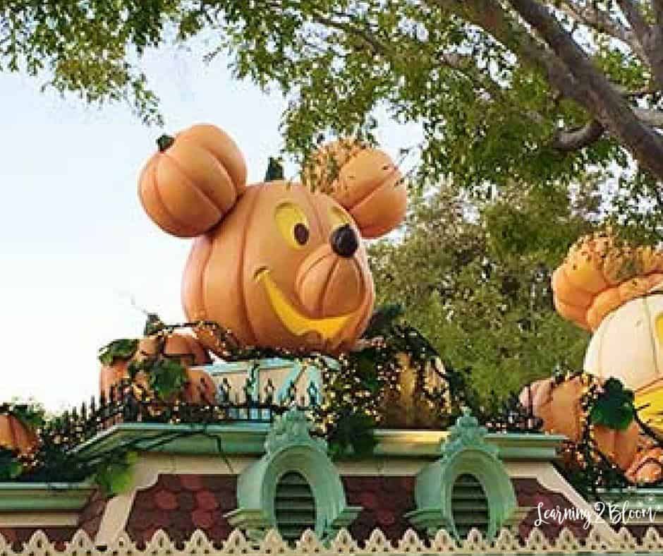 This year it is going to be bigger and better than ever. Here is a quick guide on what to expect during Halloween Time at Disneyland in 2017, plus some tips on how you can save.